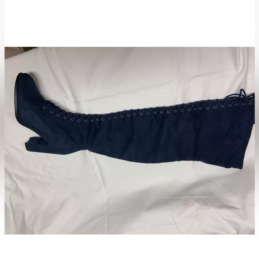 Dream Pairs thigh high lace up boots,size 8.5, Navy color, inside zipper